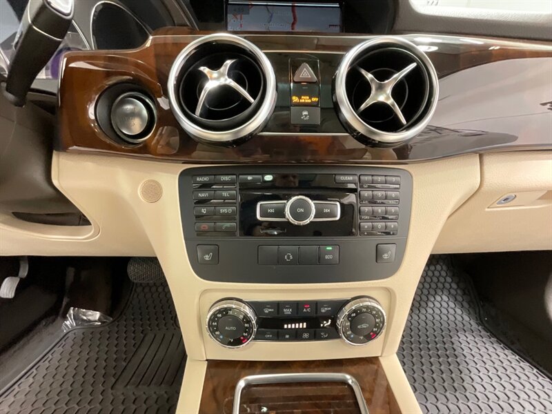 2013 Mercedes-Benz GLK 350 4MATIC / Panoramic Sunroof / Leather /Navi   - Photo 41 - Gladstone, OR 97027