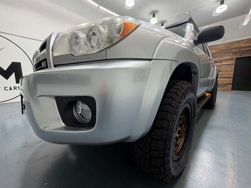 2006 Toyota 4Runner Limited AWD / 4.7L V8 / NEW TIMING BELT / LEATHER / SUNROOF / NEW LIFT WHEELS & TIRES - Photo 48 - Gladstone, OR 97027