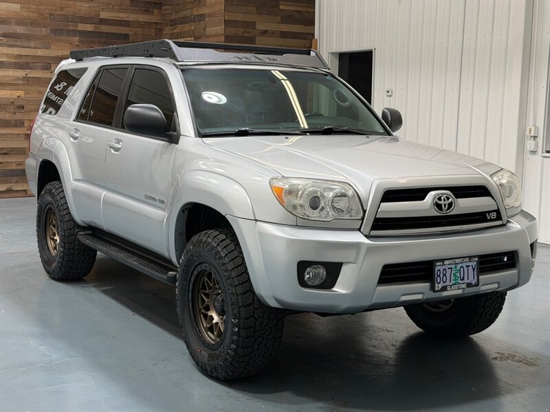 2006 Toyota 4Runner Limited AWD / 4.7L V8 / NEW TIMING BELT / LEATHER / SUNROOF / NEW LIFT WHEELS & TIRES - Photo 2 - Gladstone, OR 97027