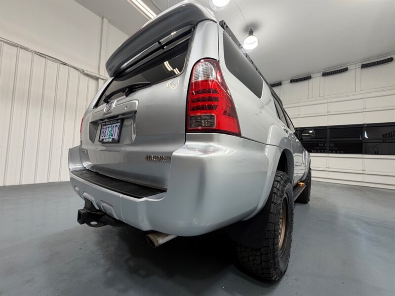 2006 Toyota 4Runner Limited AWD / 4.7L V8 / NEW TIMING BELT / LEATHER / SUNROOF / NEW LIFT WHEELS & TIRES - Photo 50 - Gladstone, OR 97027
