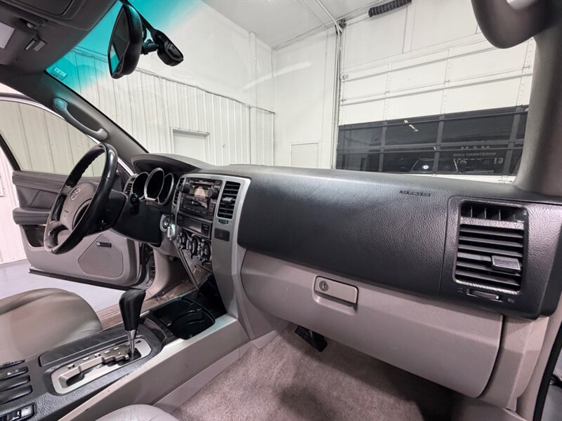 2006 Toyota 4Runner Limited AWD / 4.7L V8 / NEW TIMING BELT / LEATHER / SUNROOF / NEW LIFT WHEELS & TIRES - Photo 37 - Gladstone, OR 97027
