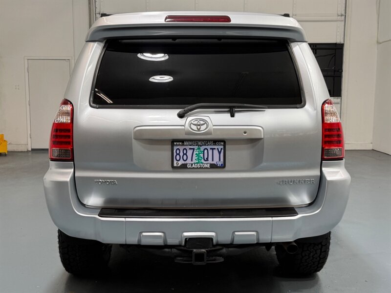 2006 Toyota 4Runner Limited AWD / 4.7L V8 / NEW TIMING BELT / LEATHER / SUNROOF / NEW LIFT WHEELS & TIRES - Photo 8 - Gladstone, OR 97027