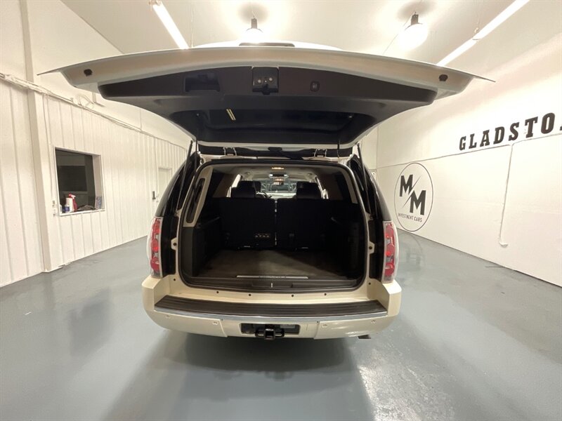 2011 GMC Yukon XL Denali Sport Utility AWD / 6.2L V8 / DVD Player  / Leather heated seats - Photo 37 - Gladstone, OR 97027