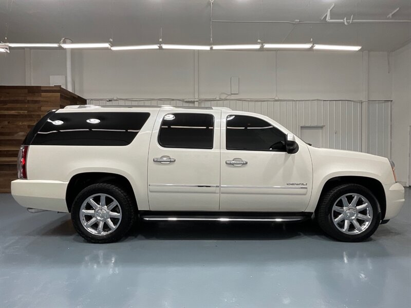 2011 GMC Yukon XL Denali Sport Utility AWD / 6.2L V8 / DVD Player  / Leather heated seats - Photo 4 - Gladstone, OR 97027