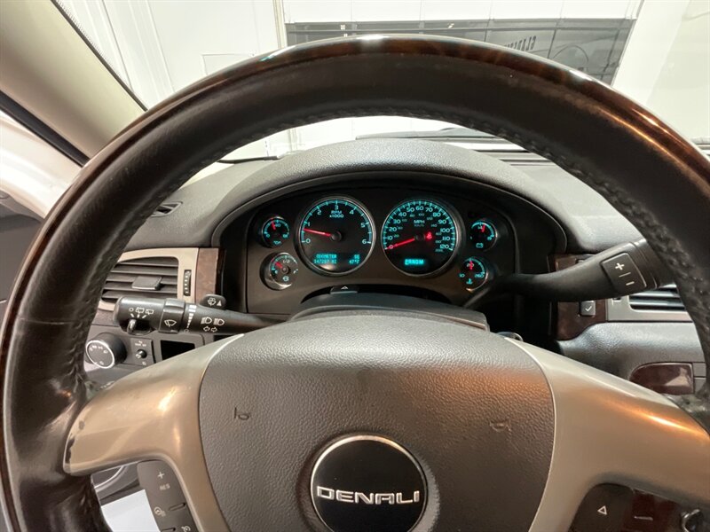 2011 GMC Yukon XL Denali Sport Utility AWD / 6.2L V8 / DVD Player  / Leather heated seats - Photo 54 - Gladstone, OR 97027