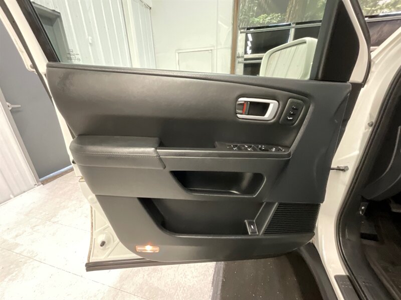 2015 Honda Pilot Touring  / Leather & Sunroof - Photo 37 - Gladstone, OR 97027