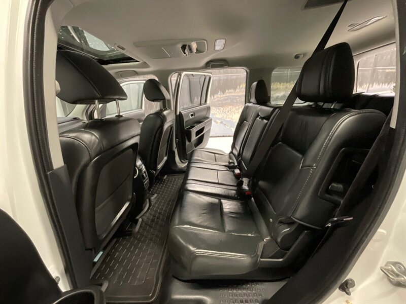 2015 Honda Pilot Touring  / Leather & Sunroof - Photo 10 - Gladstone, OR 97027