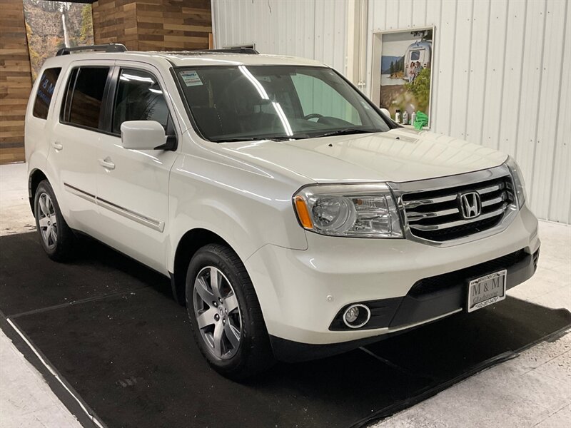 2015 Honda Pilot Touring  / Leather & Sunroof - Photo 2 - Gladstone, OR 97027