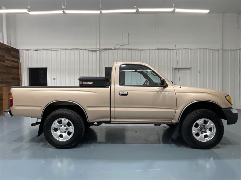 1999 Toyota Tacoma Regular Cab 4X4 / 2.7L 4Cyl /5-SPEED / 86K MILES / Manual 5-Speed / ZERO RUST / LOW LOW MILES - Photo 4 - Gladstone, OR 97027