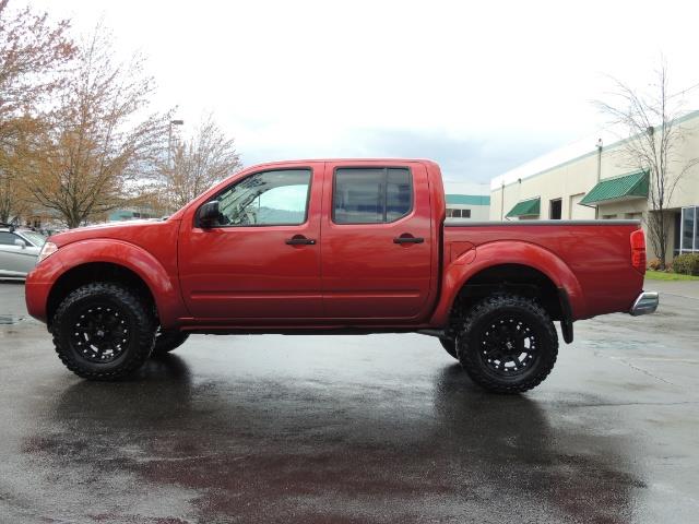 2016 Nissan Frontier SV / 4X4 / Crew Cab / 6Cyl / LIFTED LIFTED