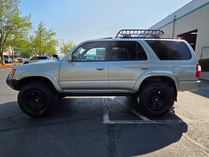 2000 Toyota 4Runner SR5 4X4 / 5 SPEED MANUAL / V6 3.4L / LIFTED / FUEL WHEELS / TIMING BELT REPLACED / WINCH / 170K MILES ONLY - Photo 3 - Portland, OR 97217