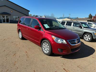 2012 Volkswagen Routan SE Van