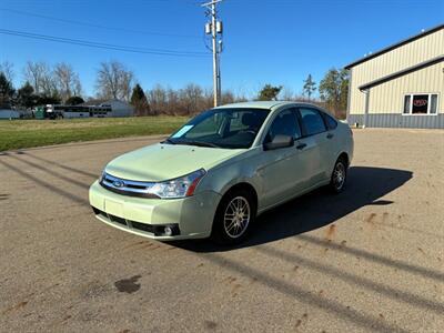 2010 Ford Focus SE   - Photo 1 - Mount Vernon, OH 43050