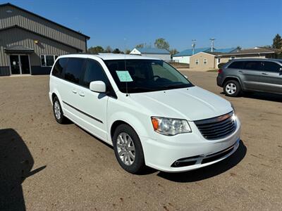 2016 Chrysler Town & Country Touring   - Photo 1 - Mount Vernon, OH 43050