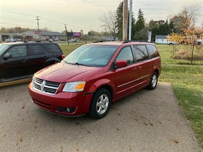 2009 Dodge Grand Caravan SXT   - Photo 1 - Mount Vernon, OH 43050