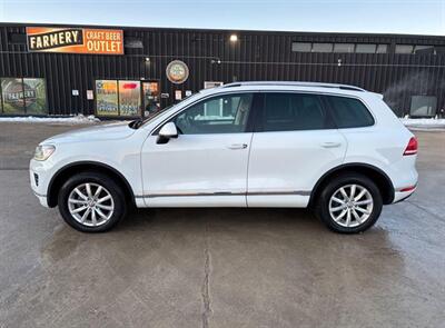 2016 Volkswagen Touareg VR6 Sport   - Photo 2 - Winnipeg, MB R3L 0M4