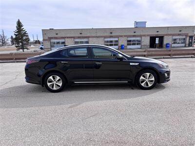 2015 Kia Optima Hybrid   - Photo 2 - Winnipeg, MB R3L 0M4