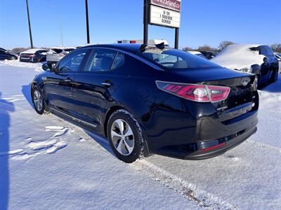 2015 Kia Optima Hybrid   - Photo 3 - Winnipeg, MB R3L 0M4