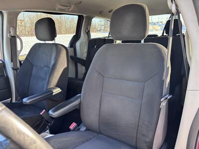 2015 Dodge Grand Caravan American Value Package Stow n Go - Photo 8 - Winnipeg, MB R3L 0M4