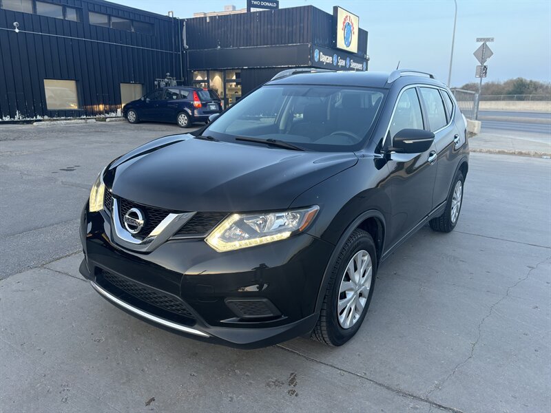2014 Nissan Rogue SV  