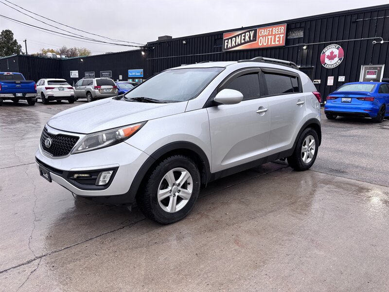 2016 Kia Sportage LX MANUAL TRANSMISSI on-1 owner-like new - safety - Photo 1 - Winnipeg, MB R3L 0M4