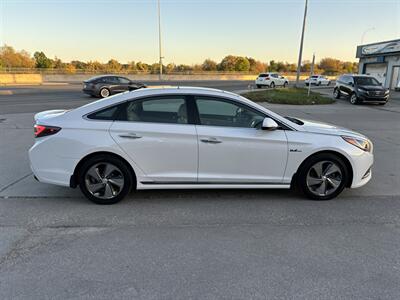 2016 Hyundai SONATA Hybrid Limited   - Photo 6 - Winnipeg, MB R3L 0M4