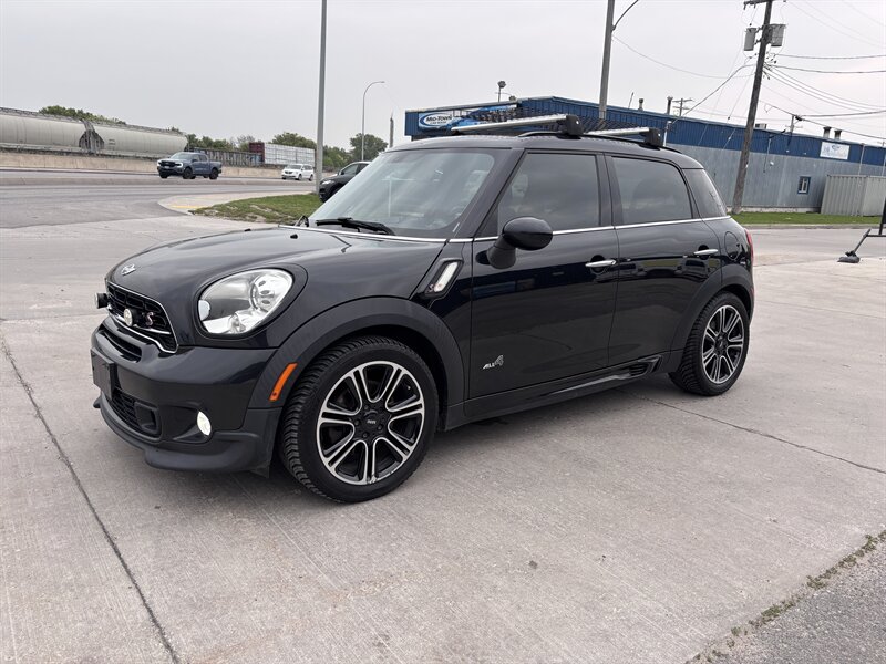 2016 MINI Countryman Cooper S ALL4 John Cooper Works Trim - Photo 1 - Winnipeg, MB R3L 0M4