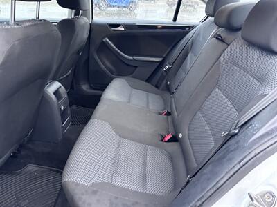 2015 Volkswagen Jetta TDI Comfortline  DIESEL SUNROOF 5 speed STANDARD - Photo 13 - Winnipeg, MB R3L 0M4