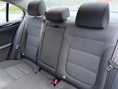 2015 Volkswagen Jetta TDI Comfortline  DIESEL SUNROOF 5 speed STANDARD - Photo 10 - Winnipeg, MB R3L 0M4