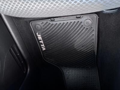 2015 Volkswagen Jetta TDI Comfortline  DIESEL SUNROOF 5 speed STANDARD - Photo 31 - Winnipeg, MB R3L 0M4