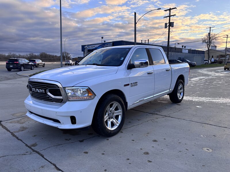 2016 RAM 1500 Laramie Limited DIESEL !!! - Photo 1 - Winnipeg, MB R3L 0M4