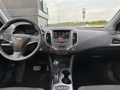 2019 Chevrolet Cruze LT  Hatchback - Photo 16 - Winnipeg, MB R3L 0M4