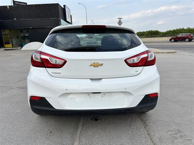 2019 Chevrolet Cruze LT  Hatchback - Photo 1 - Winnipeg, MB R3L 0M4