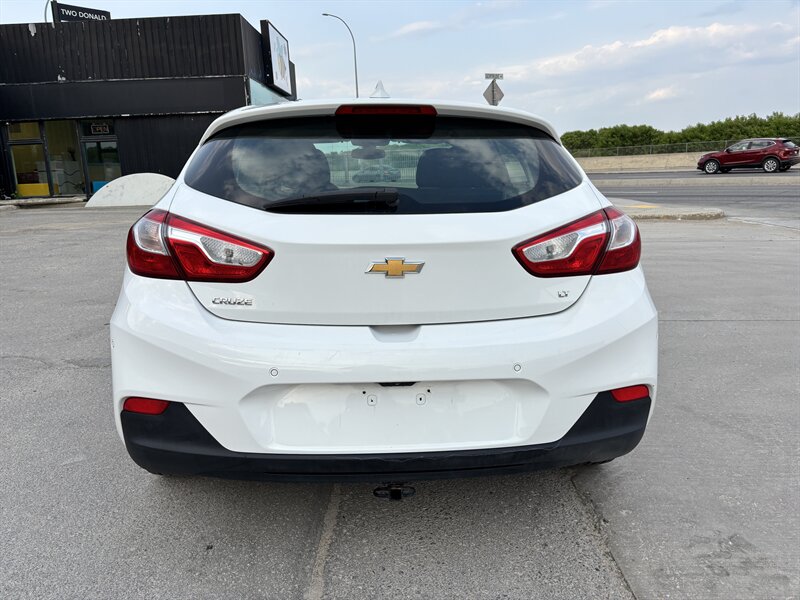 2019 Chevrolet Cruze LT Hatchback - Photo 1 - Winnipeg, MB R3L 0M4