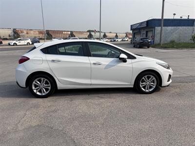 2019 Chevrolet Cruze LT  Hatchback - Photo 35 - Winnipeg, MB R3L 0M4
