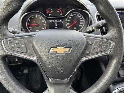 2019 Chevrolet Cruze LT  Hatchback - Photo 17 - Winnipeg, MB R3L 0M4