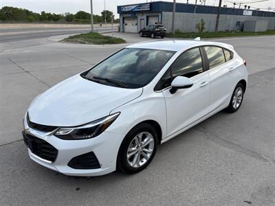 2019 Chevrolet Cruze LT  Hatchback - Photo 8 - Winnipeg, MB R3L 0M4