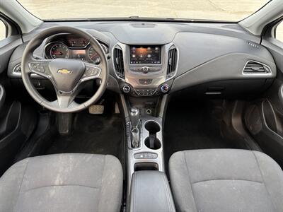 2019 Chevrolet Cruze LT  Hatchback - Photo 30 - Winnipeg, MB R3L 0M4