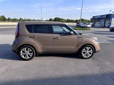 2016 Kia Soul EX   - Photo 2 - Winnipeg, MB R3L 0M4
