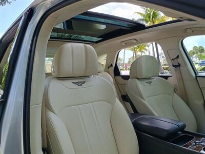 2019 Bentley Bentayga V8  ONE OWNER - Photo 8 - Boca Raton, FL 33431