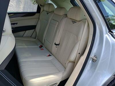 2019 Bentley Bentayga V8  ONE OWNER - Photo 11 - Boca Raton, FL 33431