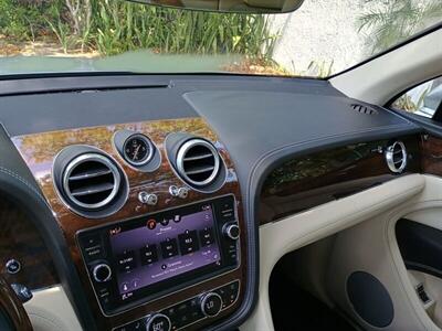 2019 Bentley Bentayga V8  ONE OWNER - Photo 15 - Boca Raton, FL 33431