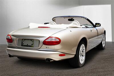 2000 Jaguar XK8   - Photo 5 - Boca Raton, FL 33431