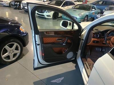 2019 Bentley Bentayga V8  ONE OWNER - Photo 23 - Boca Raton, FL 33431