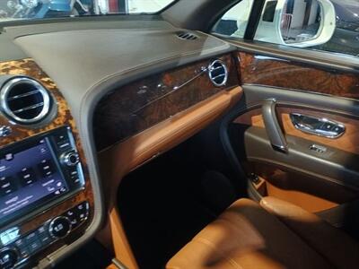 2019 Bentley Bentayga V8  ONE OWNER - Photo 21 - Boca Raton, FL 33431