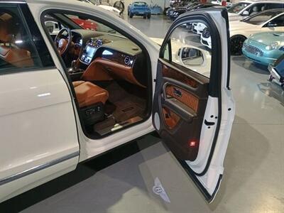 2019 Bentley Bentayga V8  ONE OWNER - Photo 18 - Boca Raton, FL 33431