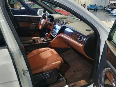 2019 Bentley Bentayga V8  ONE OWNER - Photo 5 - Boca Raton, FL 33431
