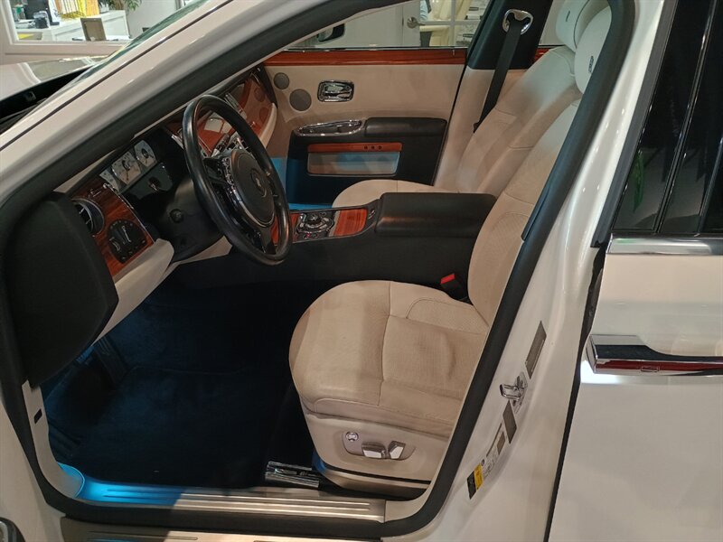 2011 Rolls-Royce Ghost 16