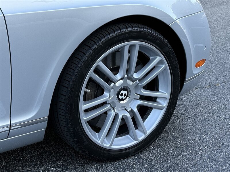 2010 Bentley Continental 29