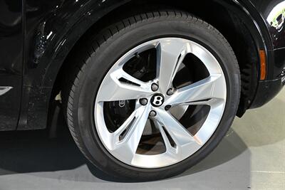 2017 Bentley Bentayga W12   - Photo 19 - Boca Raton, FL 33431